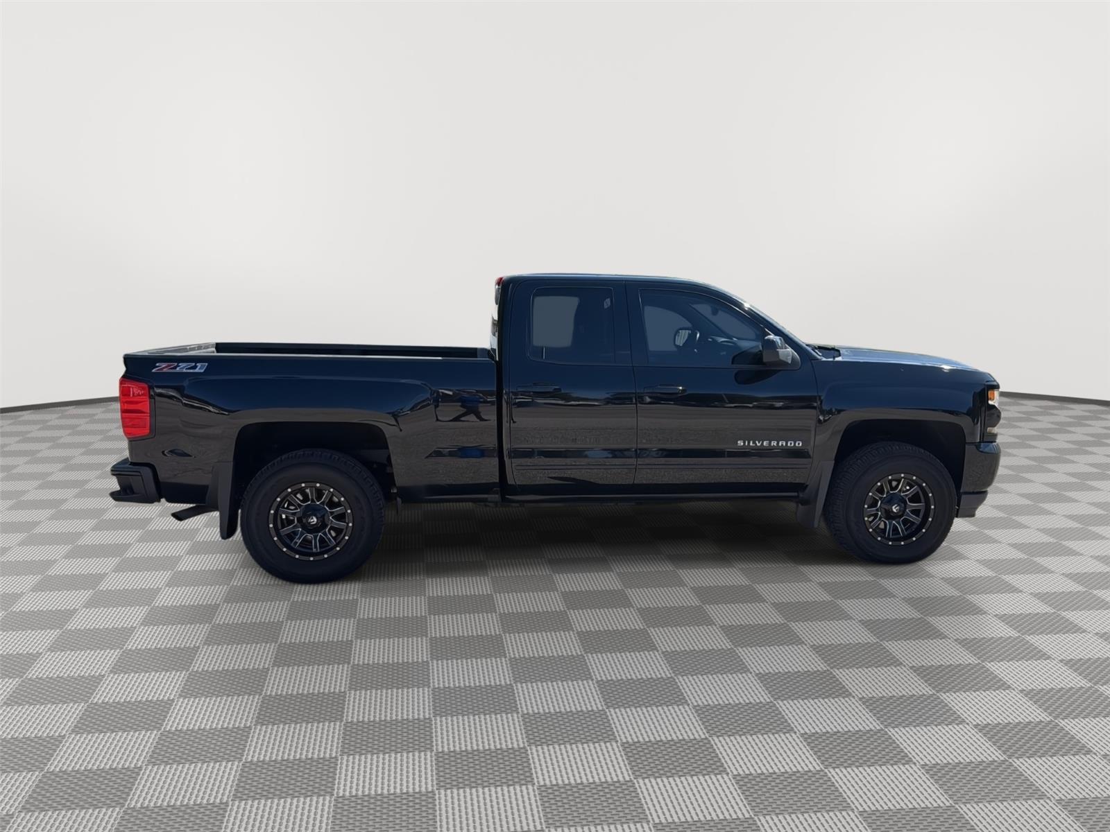 2017 Chevrolet Silverado 1500 LT - 6