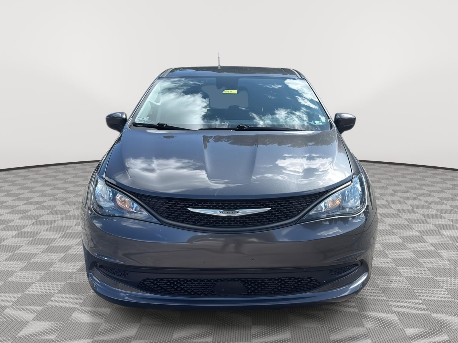 2023 Chrysler Voyager LX - 2