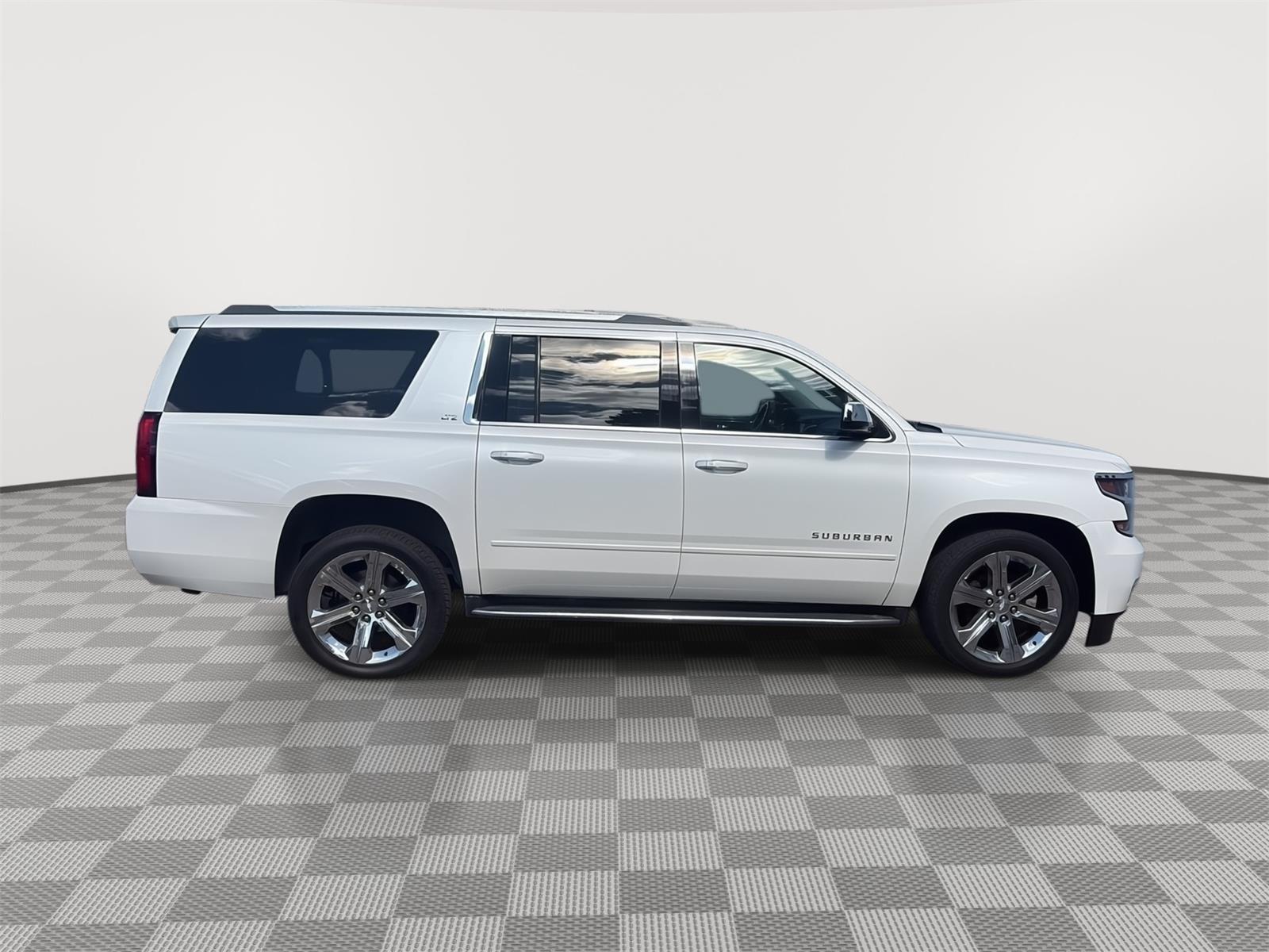 2016 Chevrolet Suburban LTZ - 5