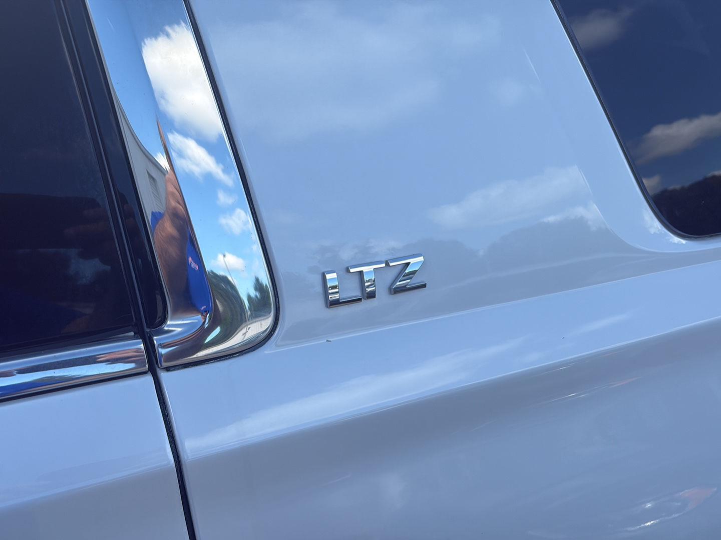 2016 Chevrolet Suburban LTZ - 9