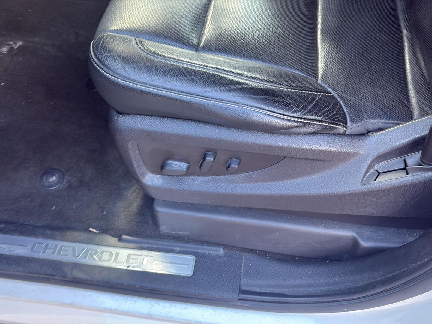 2016 Chevrolet Suburban LTZ - 11