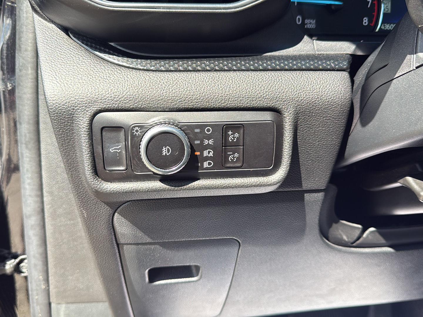2023 Ford Explorer ST-Line - 11
