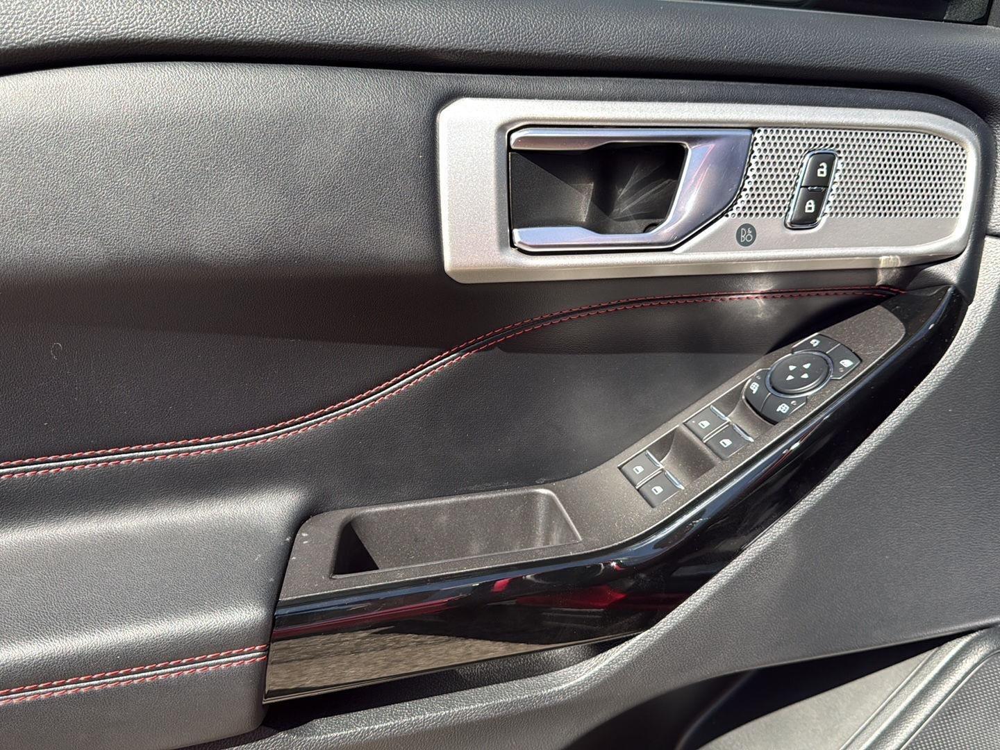 2023 Ford Explorer ST-Line - 9