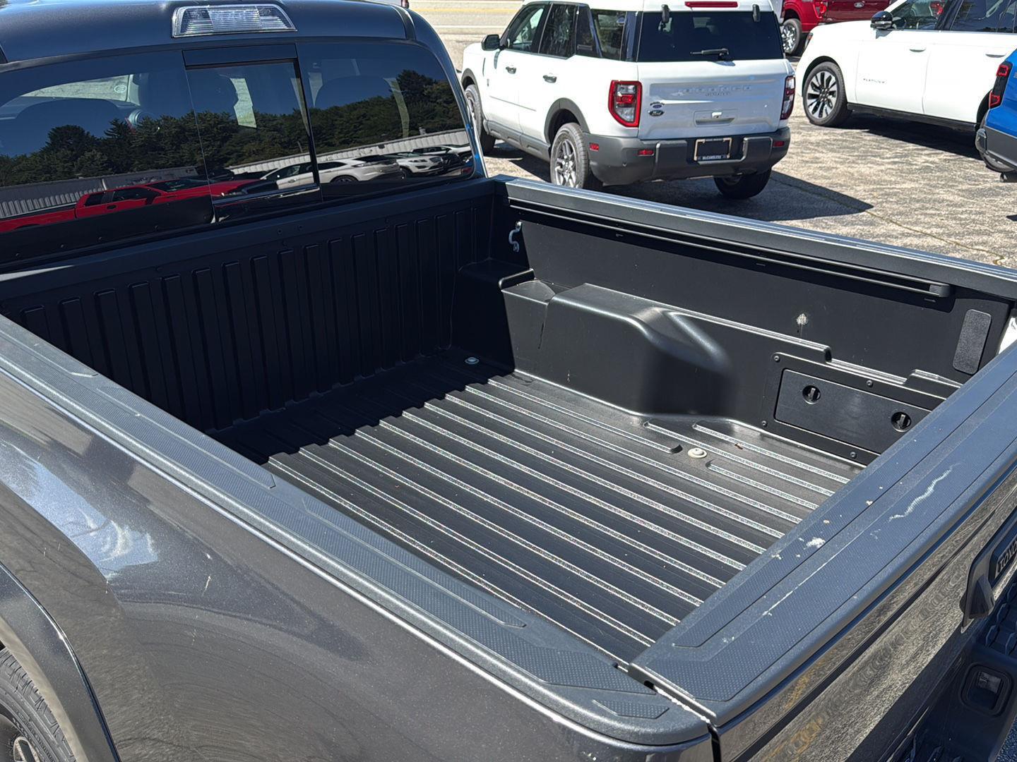 2023 Toyota Tacoma SR5 V6 - 11