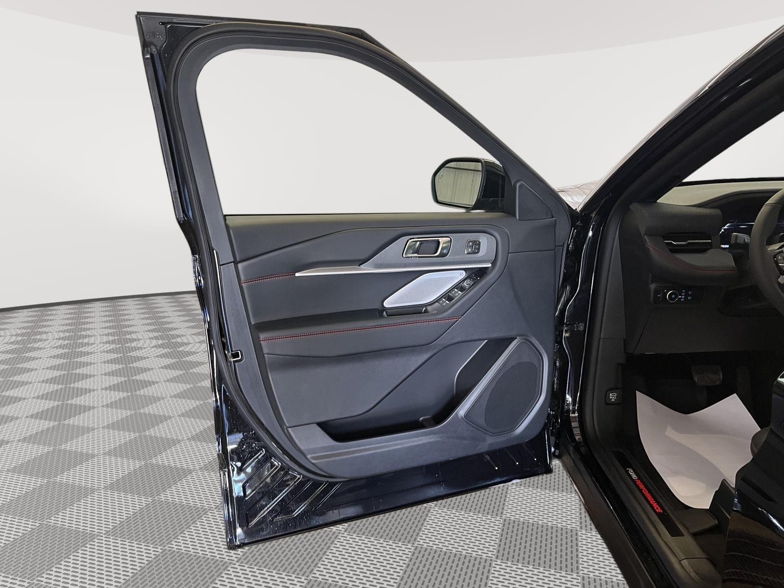 2026 Ford Explorer ST - 11