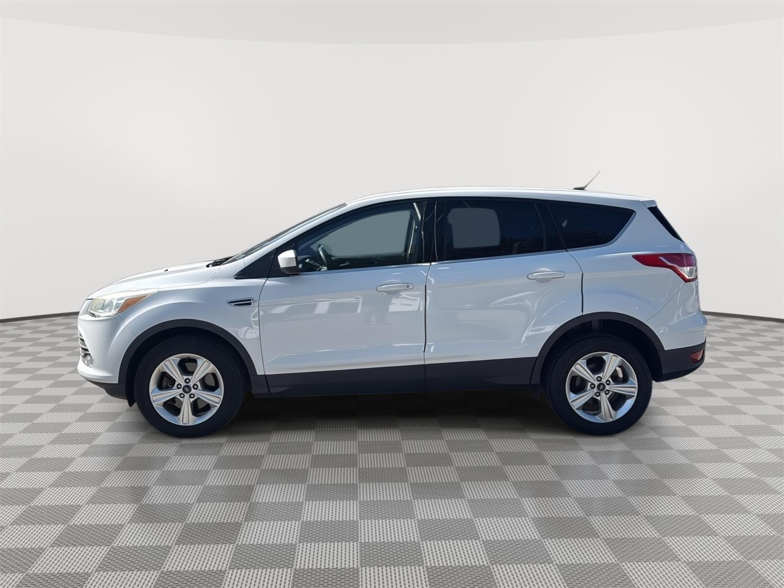 2016 Ford Escape photo 4 of 26