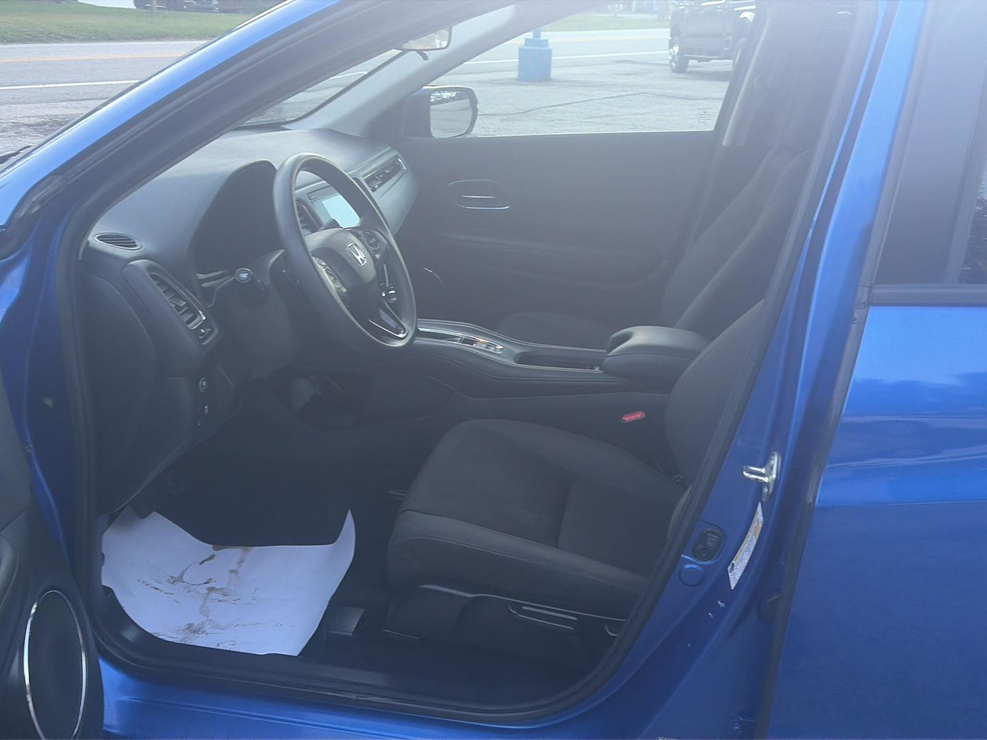 2021 Honda HR-V photo 9 of 28