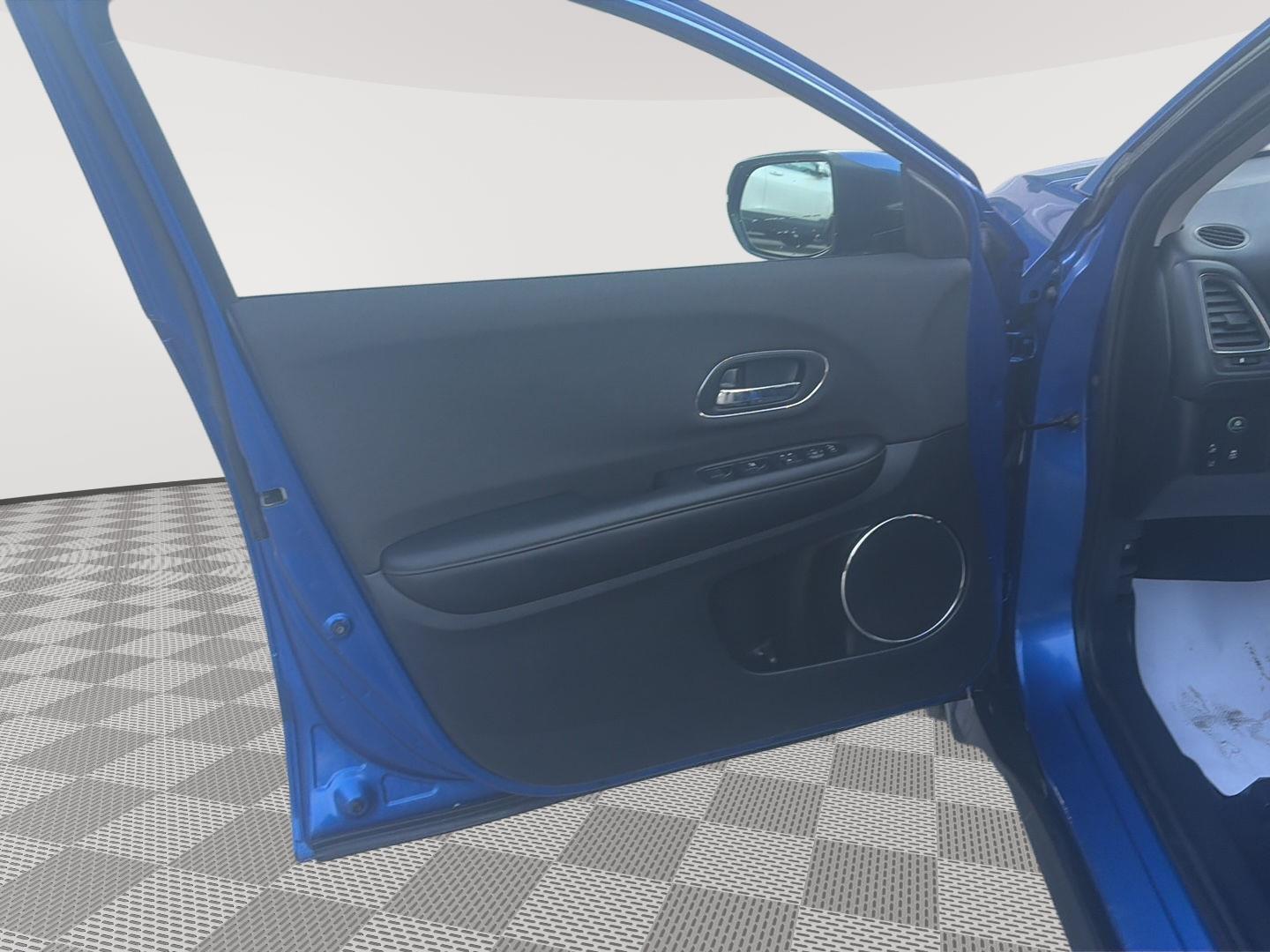 2021 Honda HR-V photo 10 of 28