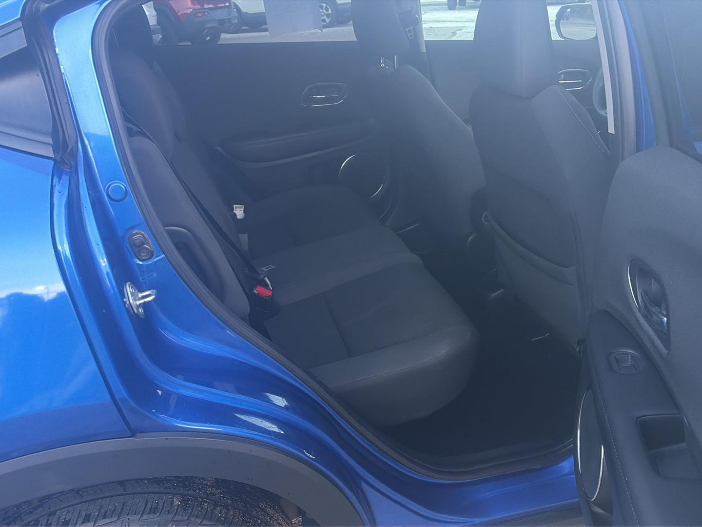 2021 Honda HR-V photo 15 of 28