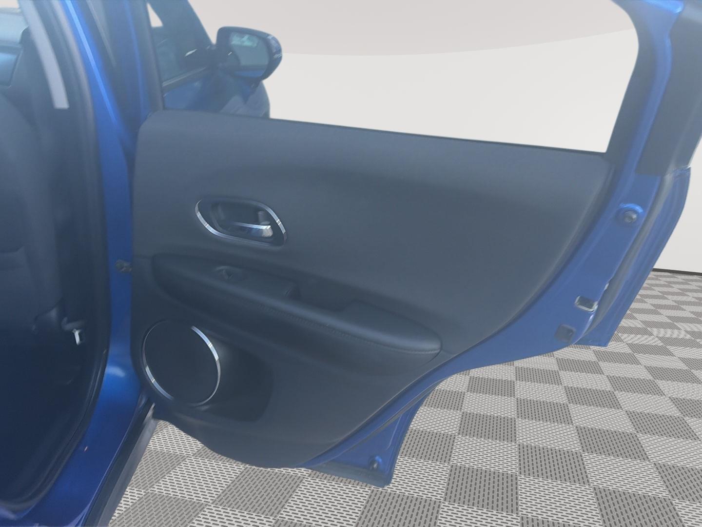 2021 Honda HR-V photo 16 of 28