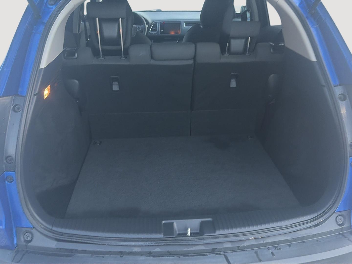 2021 Honda HR-V photo 17 of 28