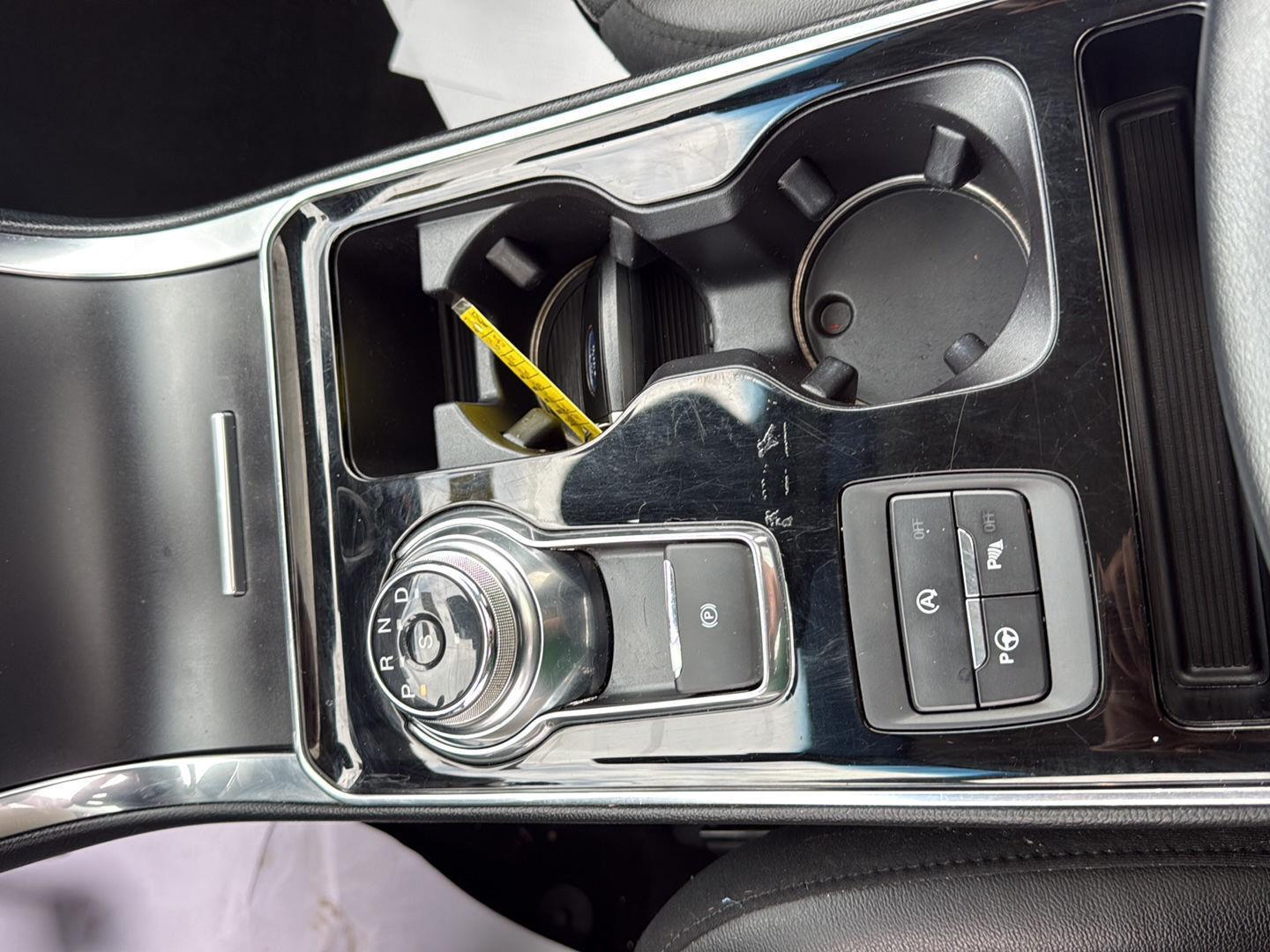 2019 Ford Edge photo 23 of 28