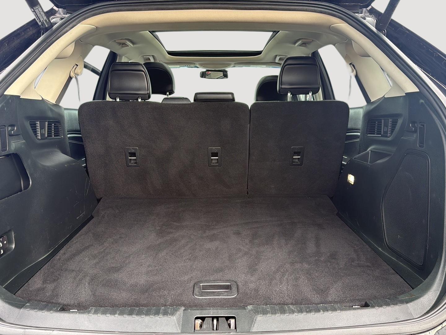 2019 Ford Edge photo 27 of 28