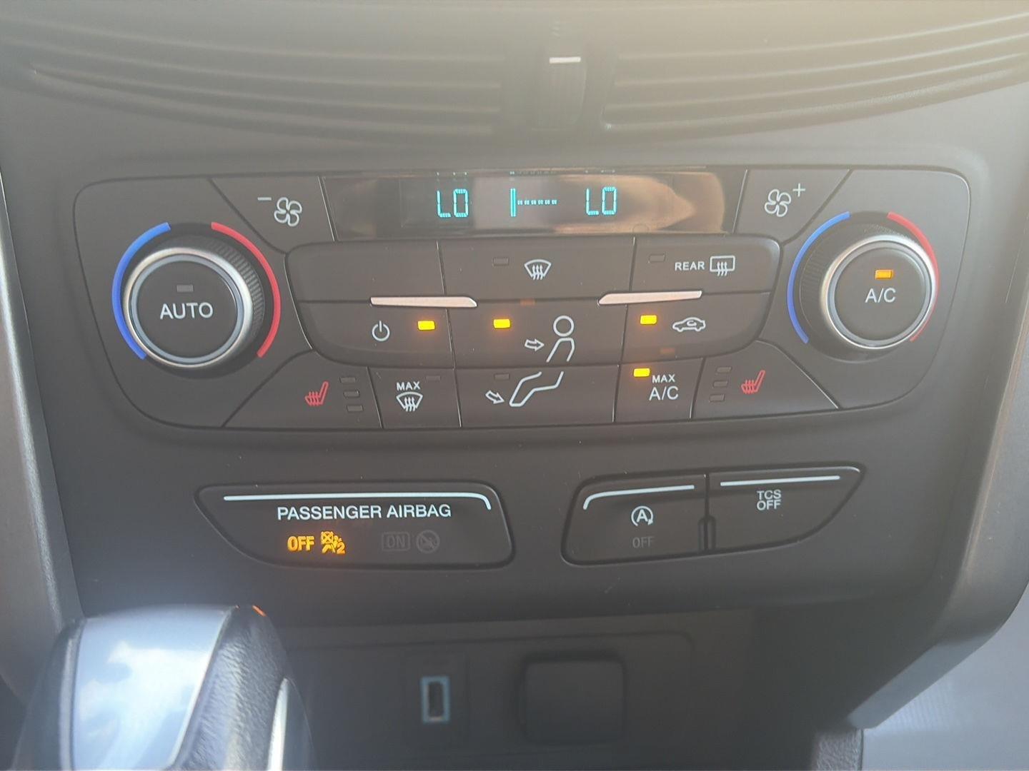 2018 Ford Escape photo 24 of 28