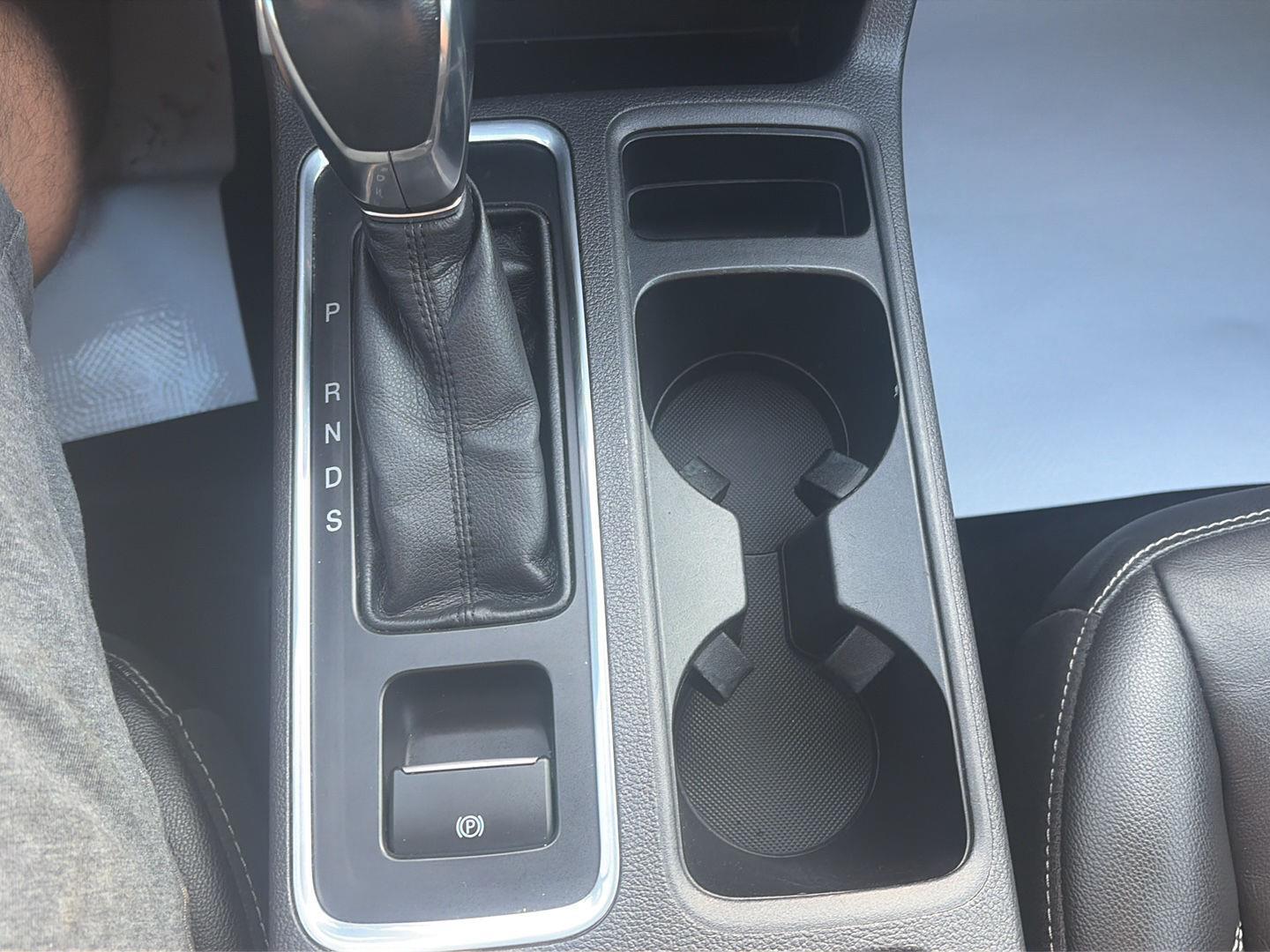 2018 Ford Escape photo 25 of 28