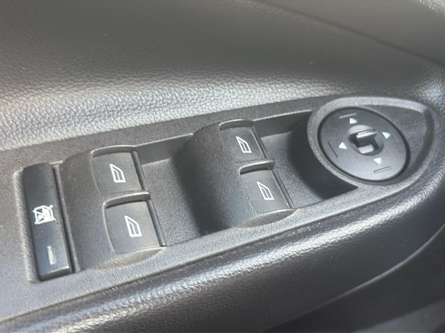 2018 Ford Escape photo 27 of 28