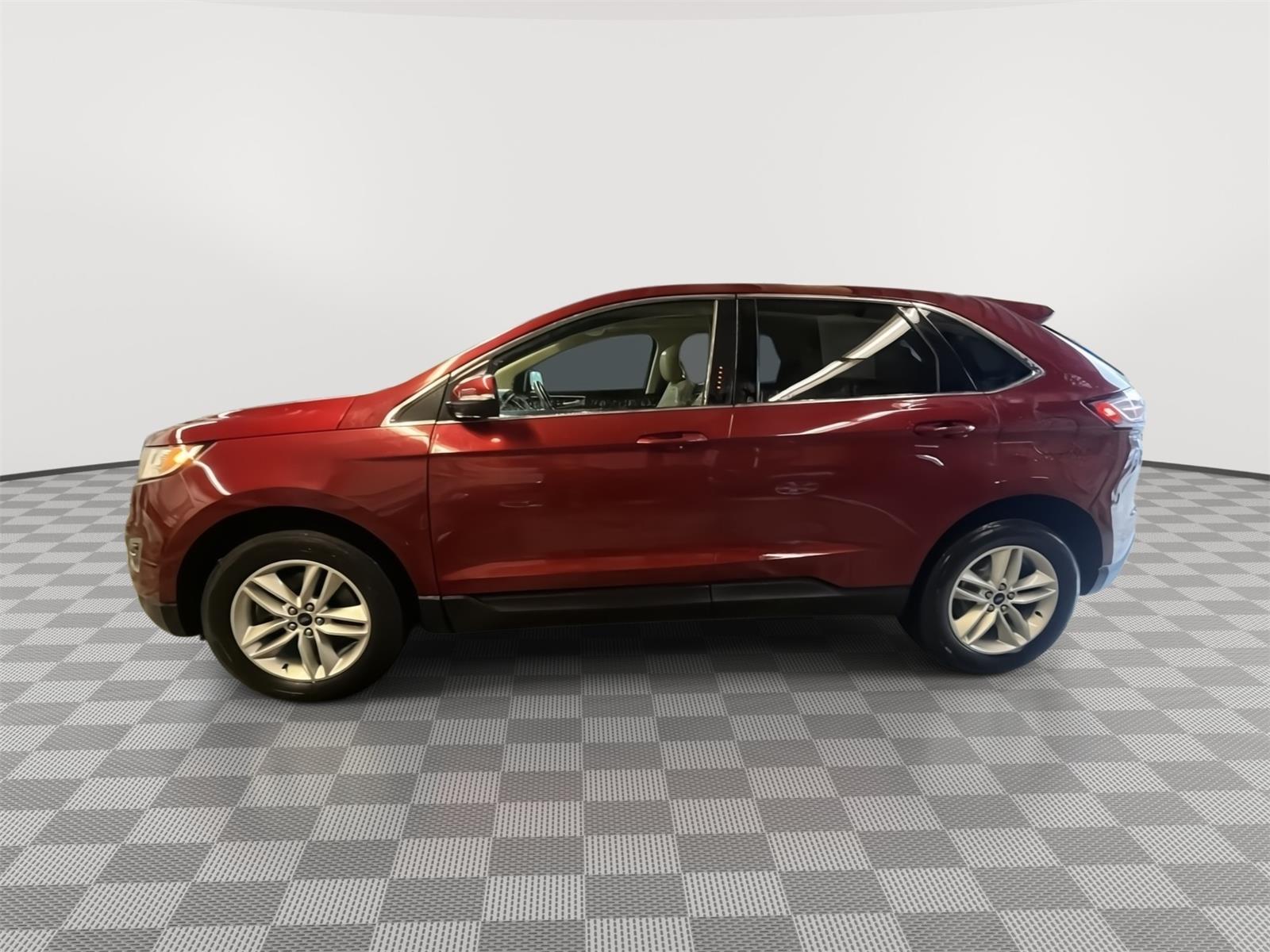 2017 Ford Edge photo 2 of 25