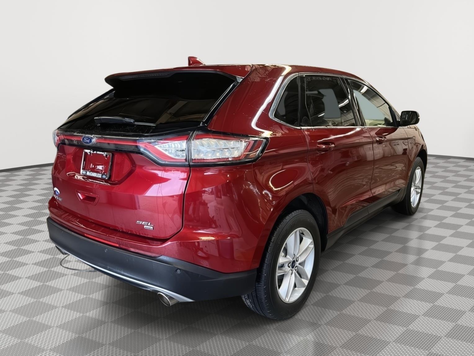 2017 Ford Edge photo 7 of 25