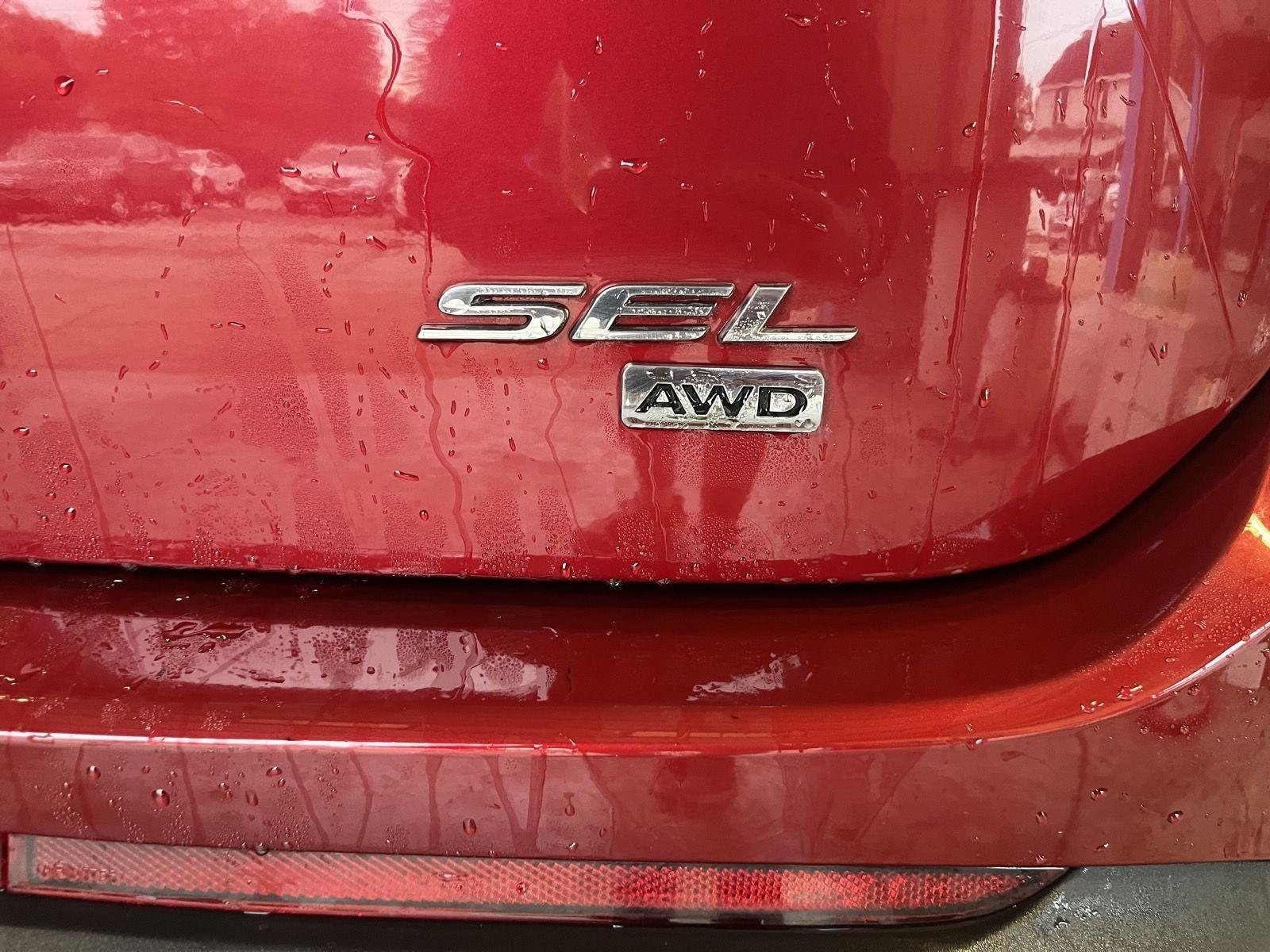 2017 Ford Edge photo 8 of 25