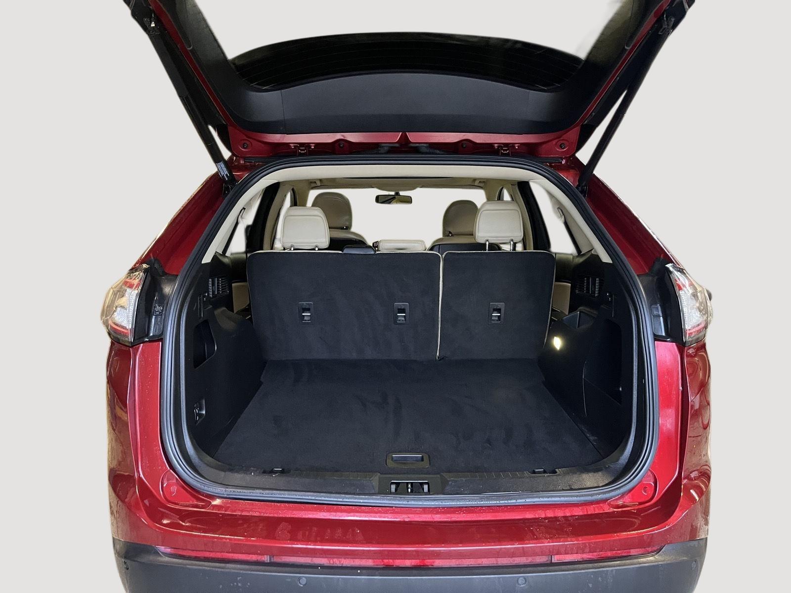 2017 Ford Edge photo 15 of 25