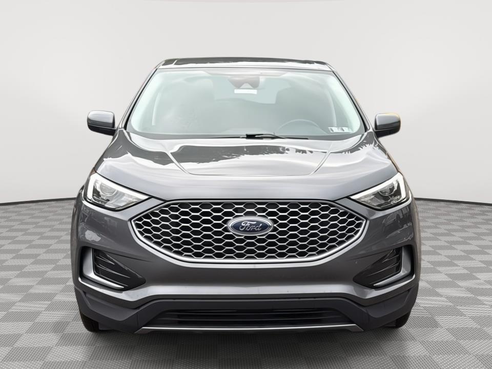 2024 Ford Edge photo 2 of 25