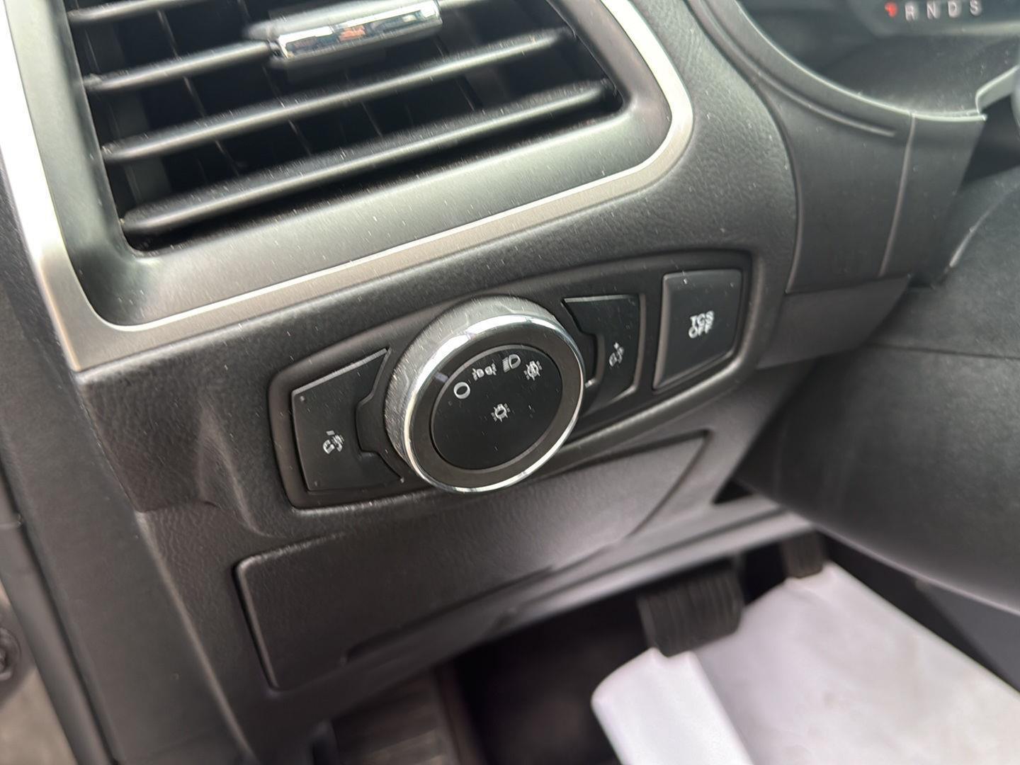 2024 Ford Edge photo 10 of 25