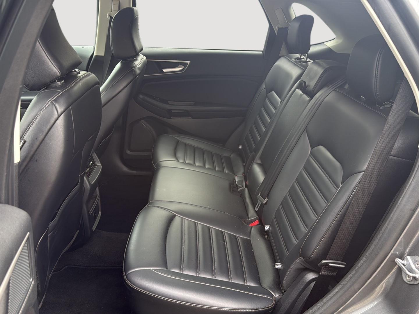 2024 Ford Edge photo 16 of 25