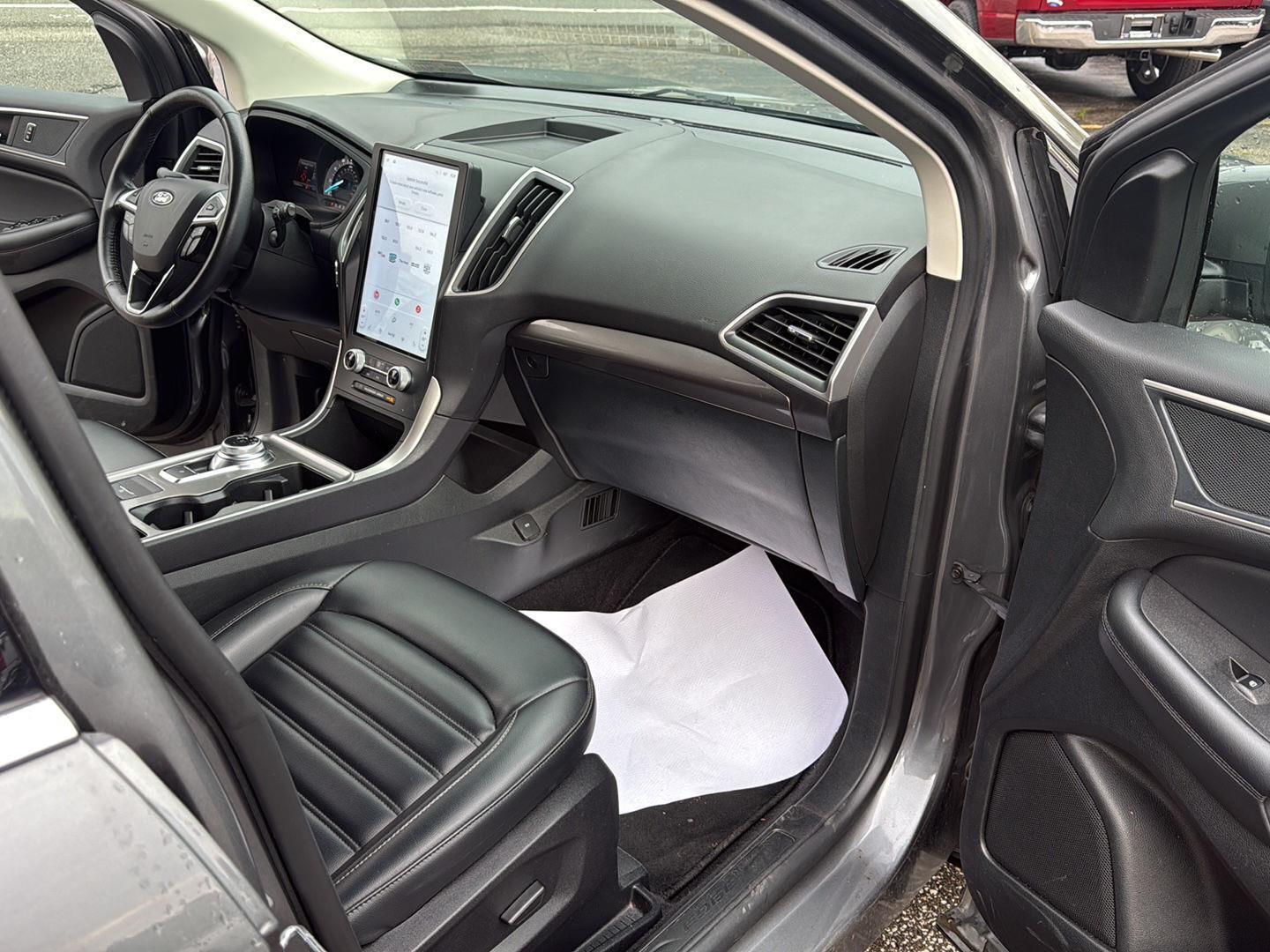 2024 Ford Edge photo 20 of 25