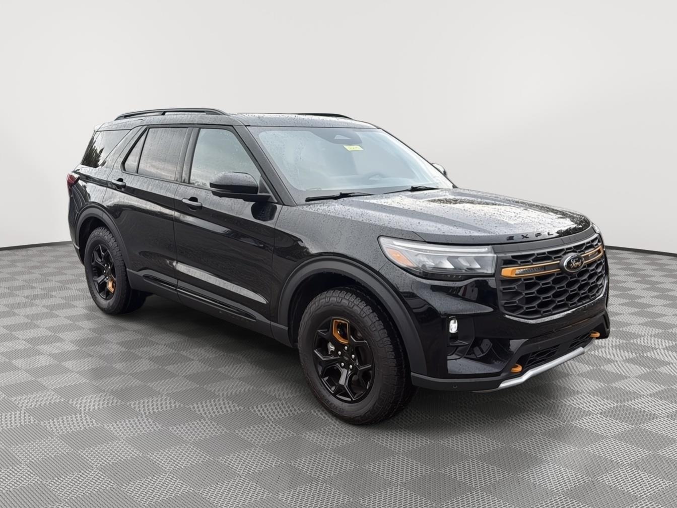 2026 Ford Explorer photo 3 of 25