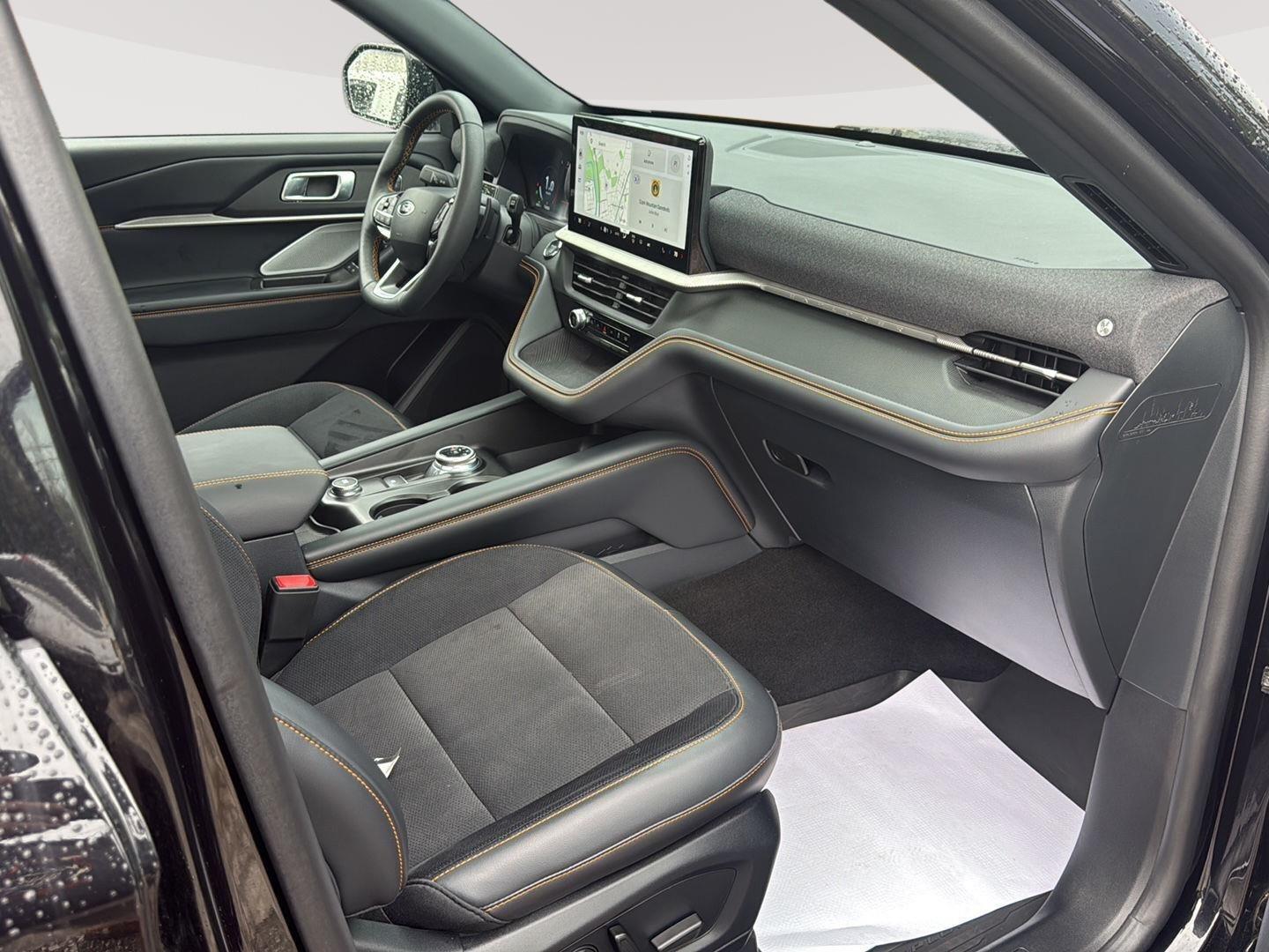 2026 Ford Explorer photo 23 of 25