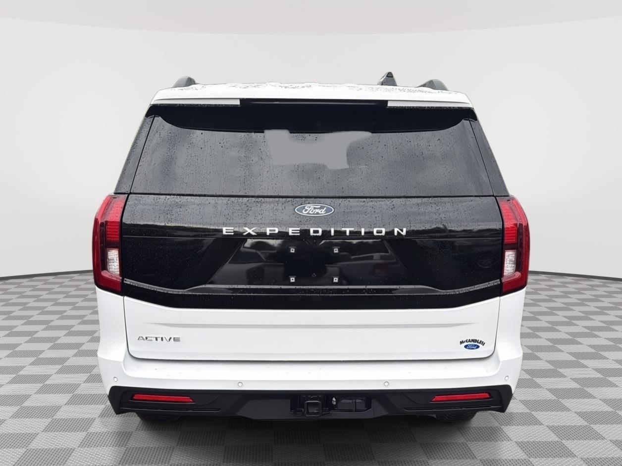 2025 Ford Expedition photo 6 of 26