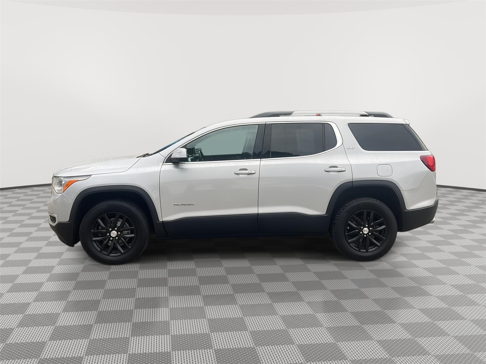 2019 GMC Acadia photo 2 of 27