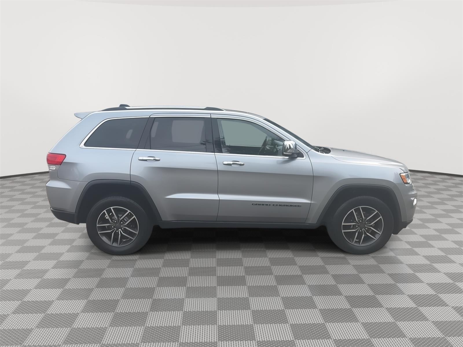 2019 Jeep Grand Cherokee photo 4 of 27