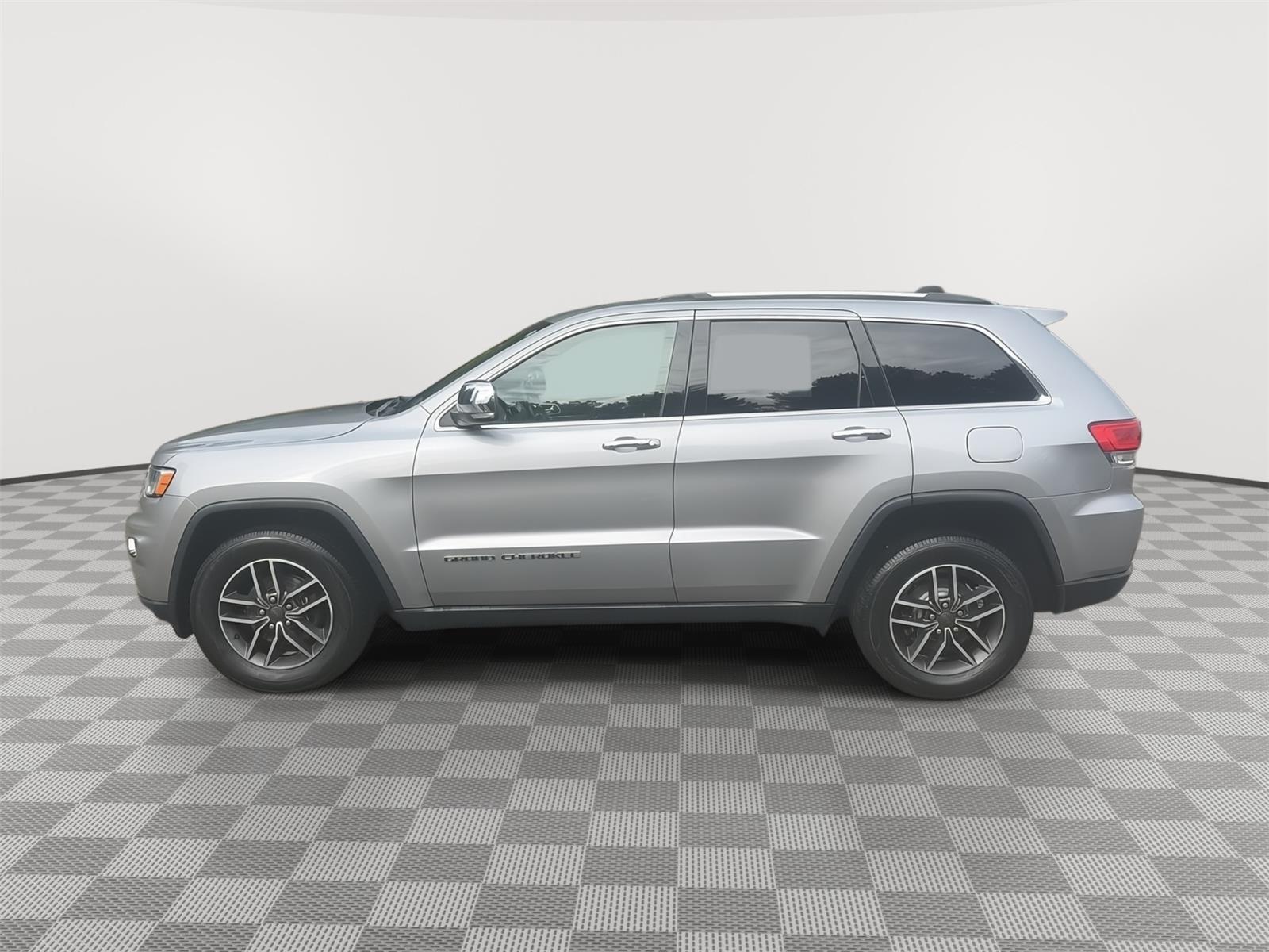2019 Jeep Grand Cherokee photo 8 of 27