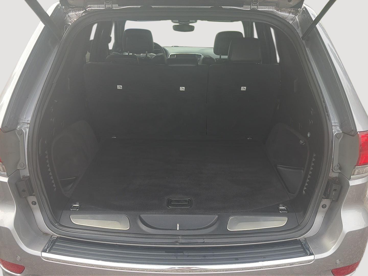 2019 Jeep Grand Cherokee photo 14 of 27
