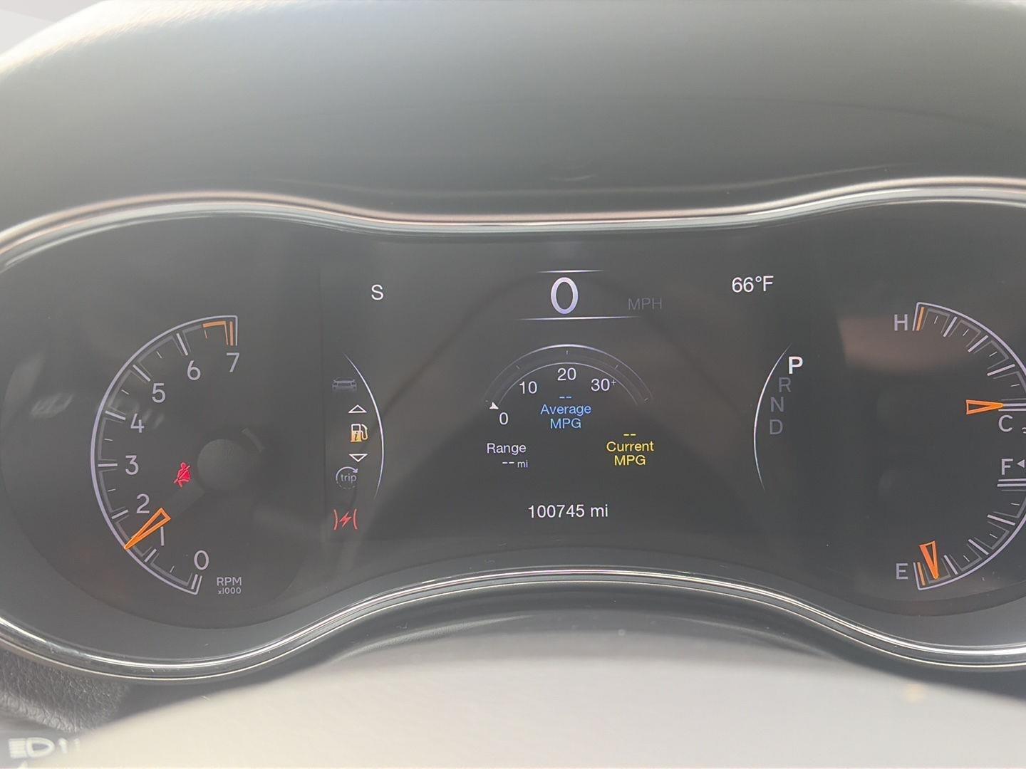 2019 Jeep Grand Cherokee photo 19 of 27