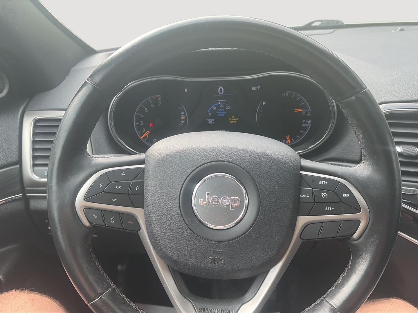 2019 Jeep Grand Cherokee photo 20 of 27