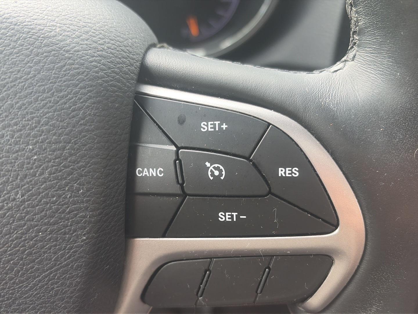 2019 Jeep Grand Cherokee photo 21 of 27