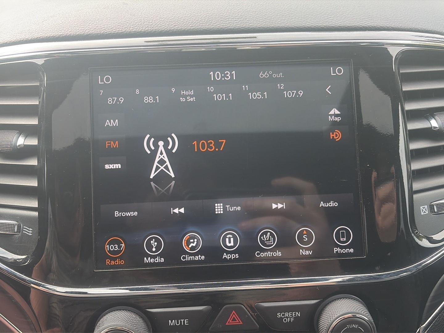 2019 Jeep Grand Cherokee photo 23 of 27