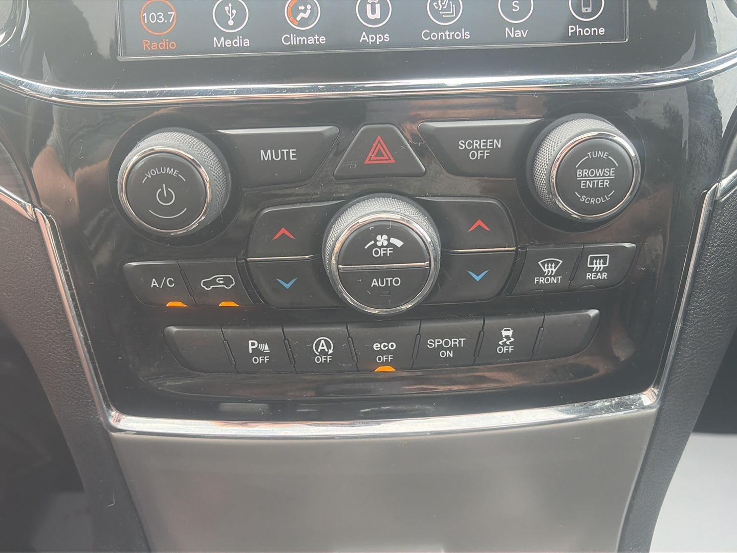 2019 Jeep Grand Cherokee photo 25 of 27