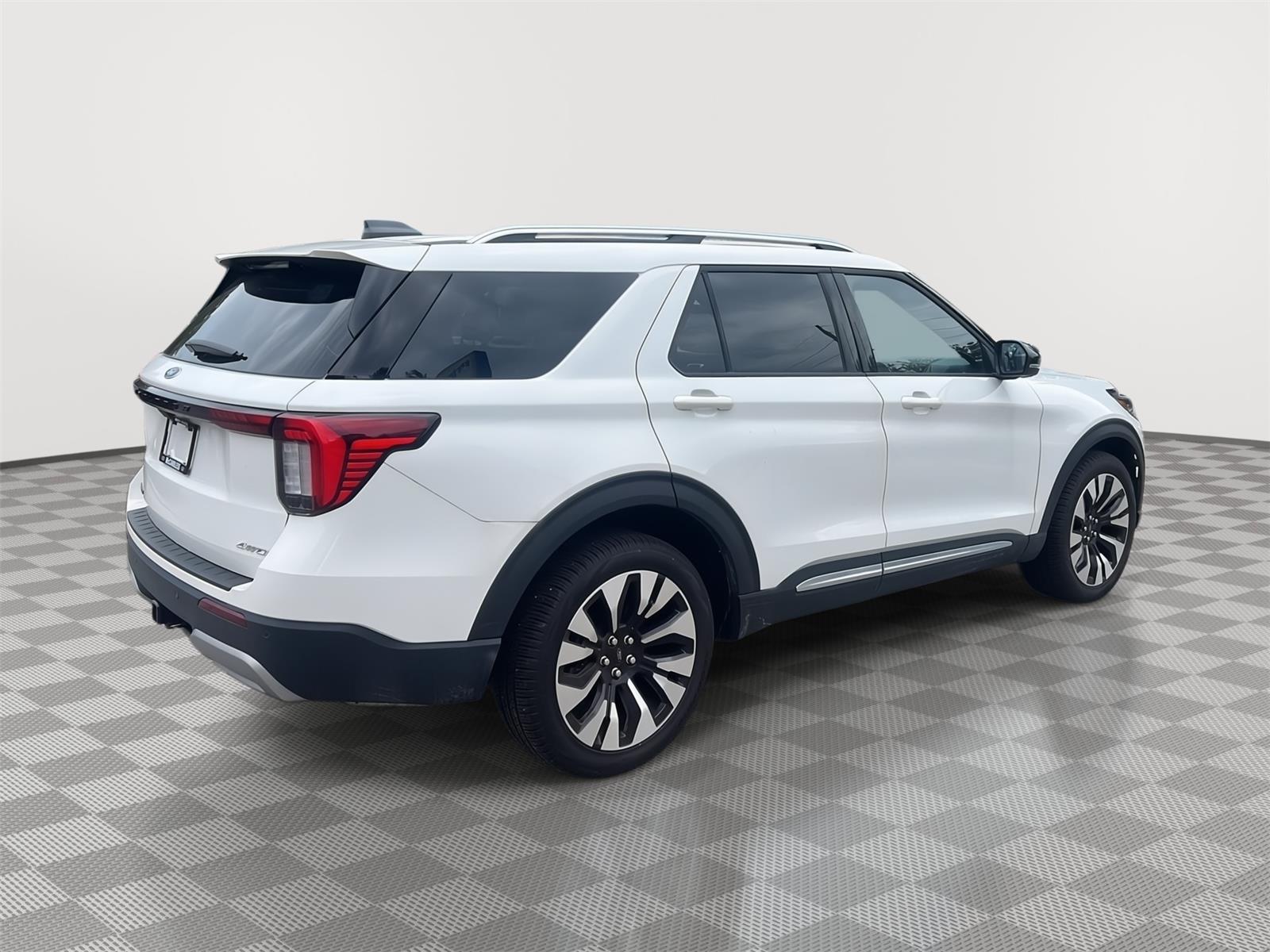 2026 Ford Explorer photo 5 of 31