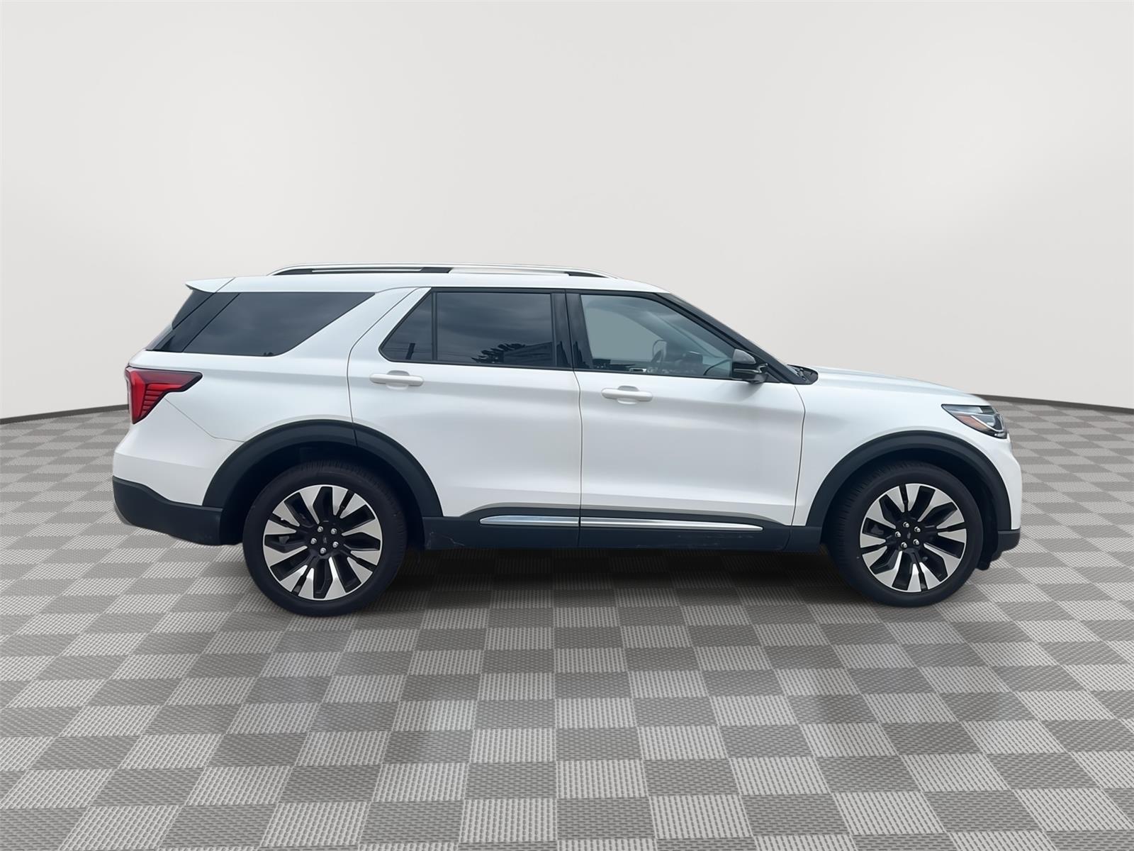 2026 Ford Explorer photo 6 of 31
