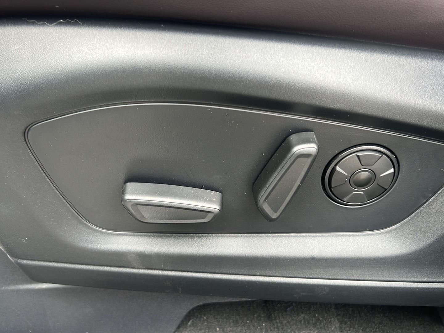 2026 Ford Explorer photo 12 of 31