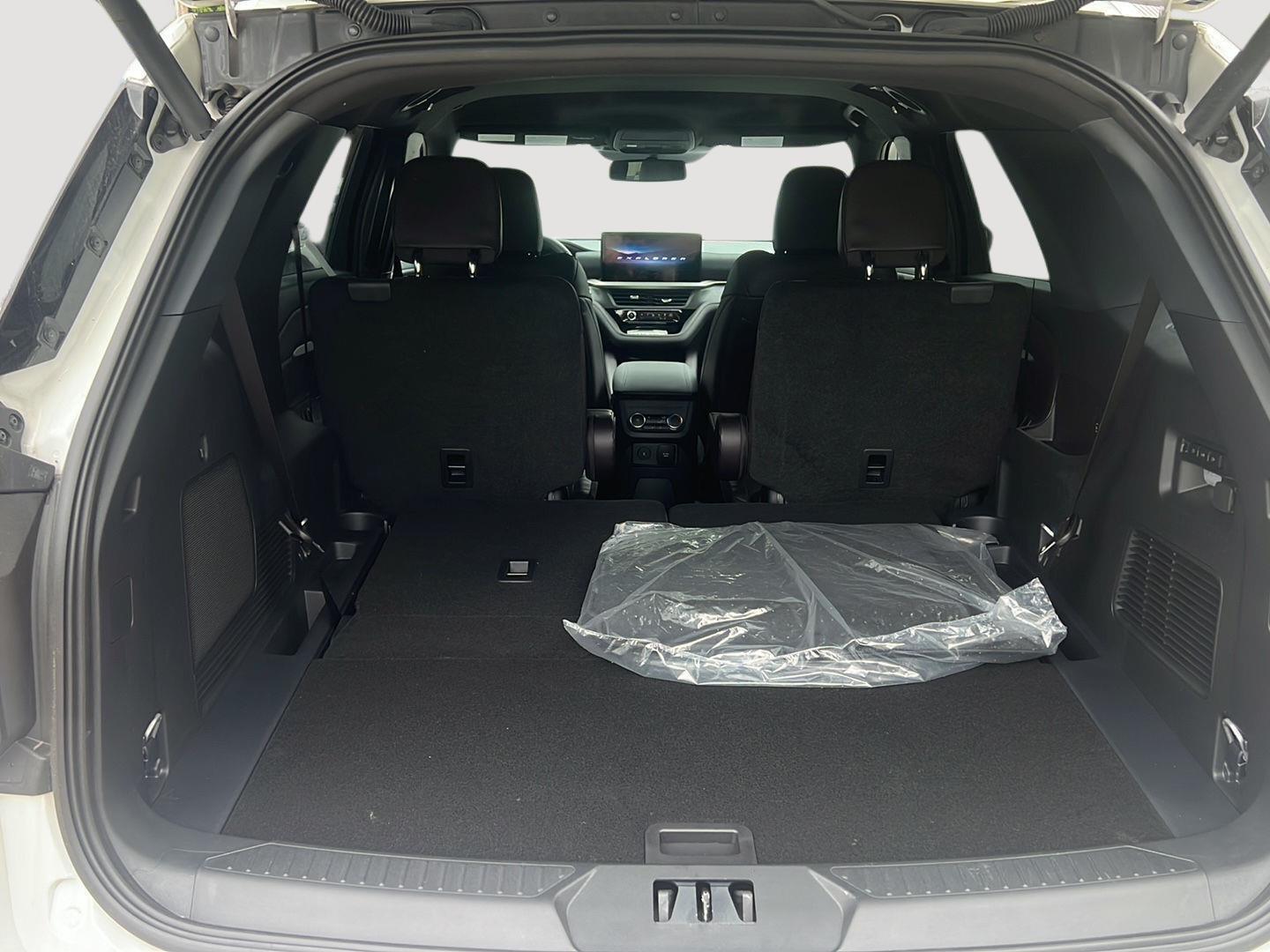 2026 Ford Explorer photo 20 of 31