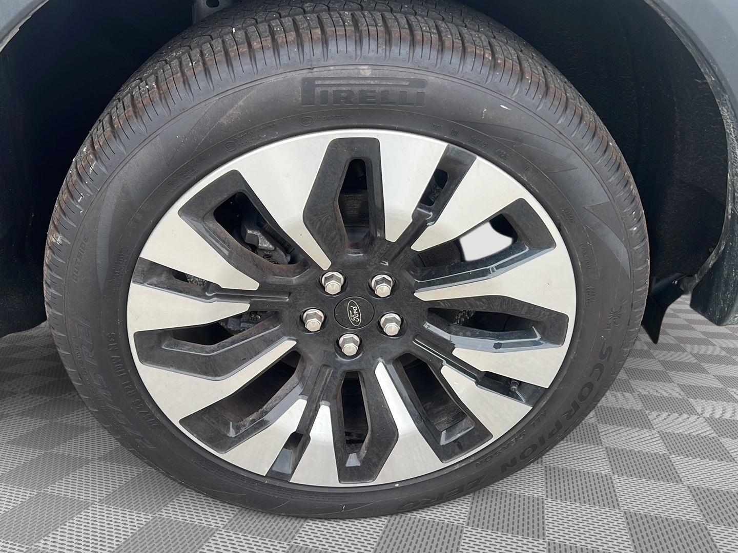 2026 Ford Explorer photo 22 of 31