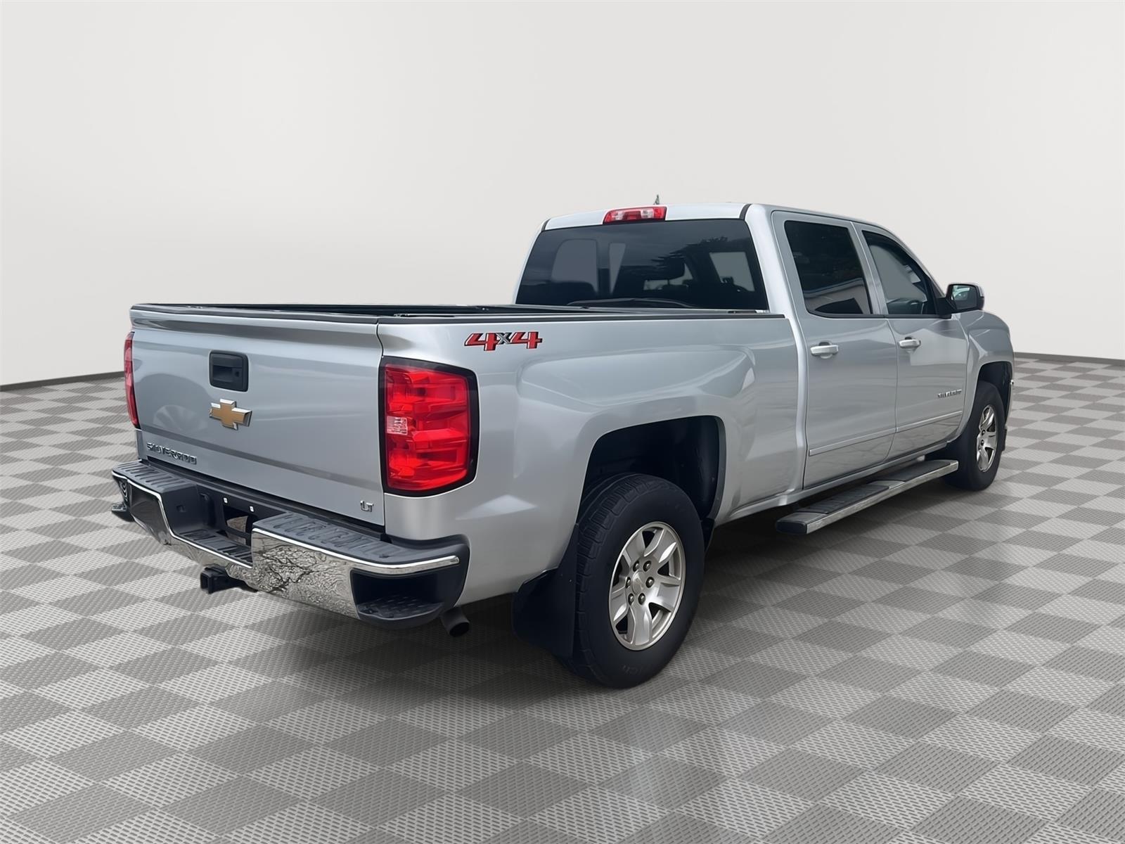 2018 Chevrolet Silverado 1500 photo 5 of 27