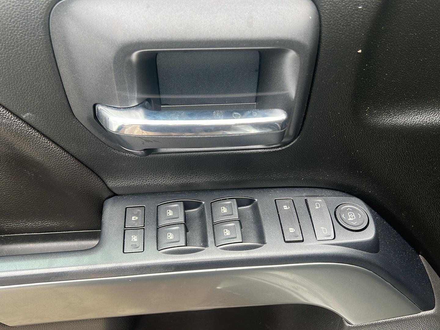 2018 Chevrolet Silverado 1500 photo 13 of 27