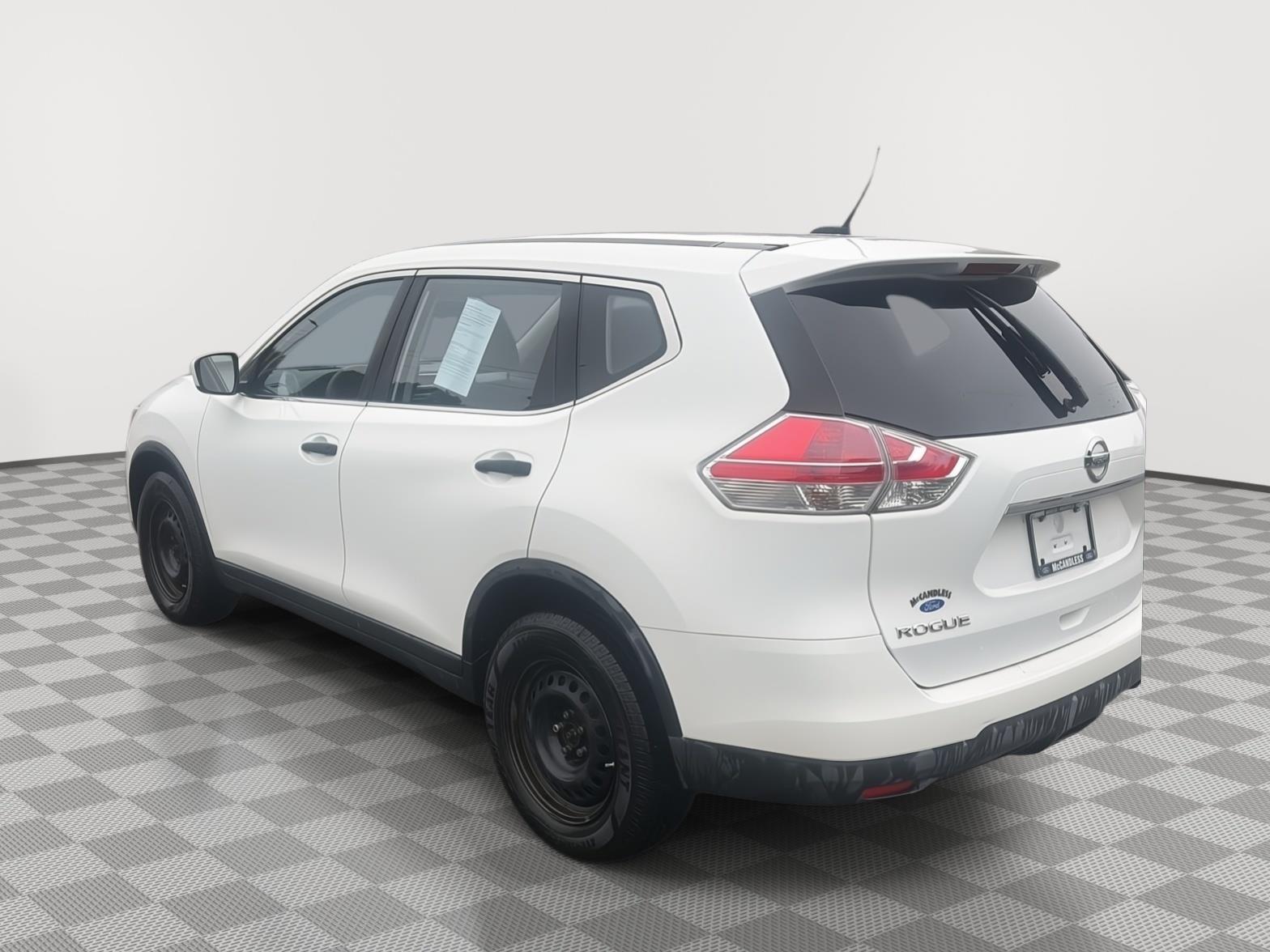 2016 Nissan Rogue photo 7 of 29
