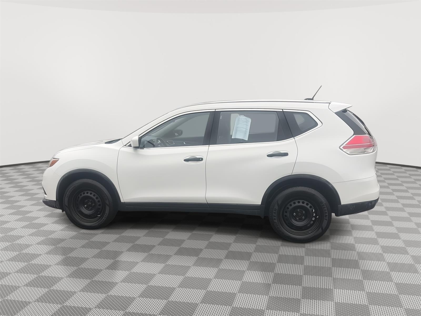 2016 Nissan Rogue photo 8 of 29