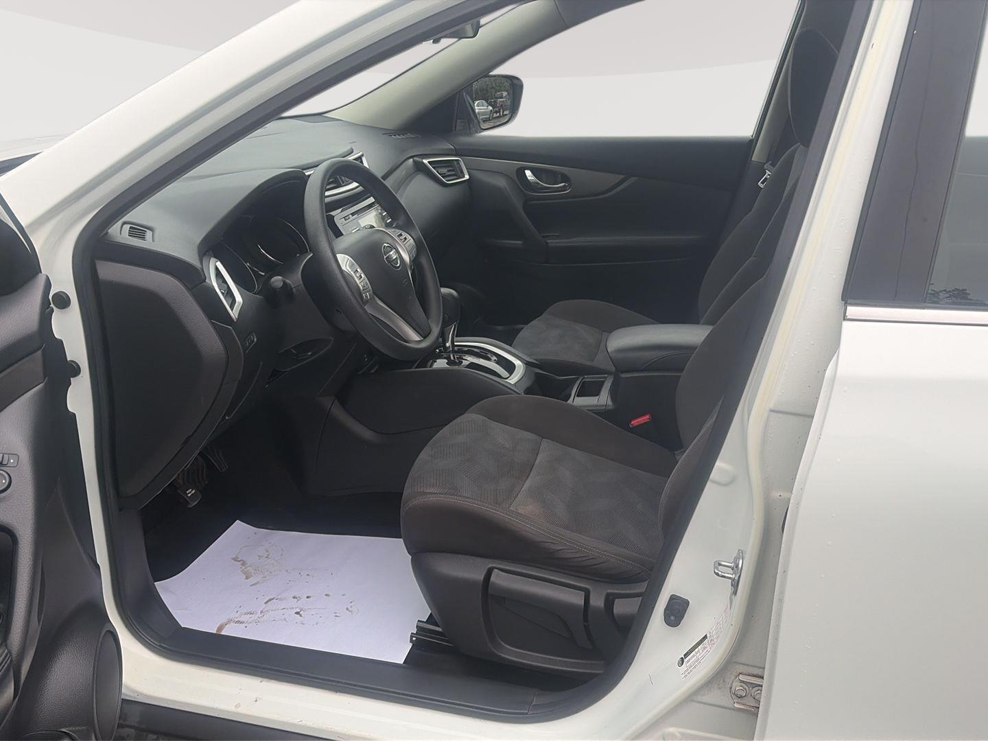 2016 Nissan Rogue photo 9 of 29